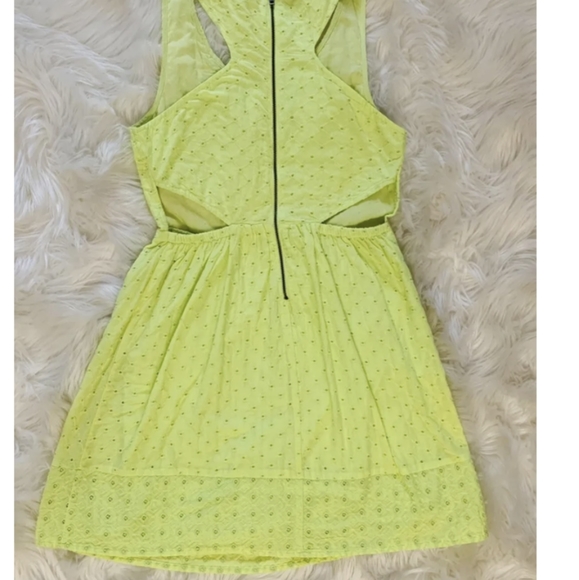 AEO Eyelet Cut Out dress - Picture 9 of 10